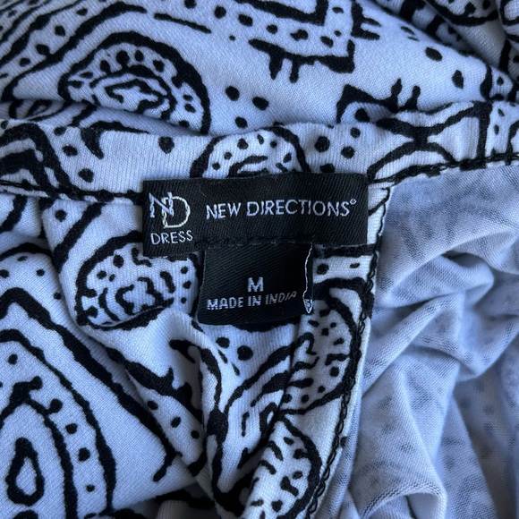 •New Directions• Keyhole Back Swing Dress - Size Medium - Picture 2 of 8